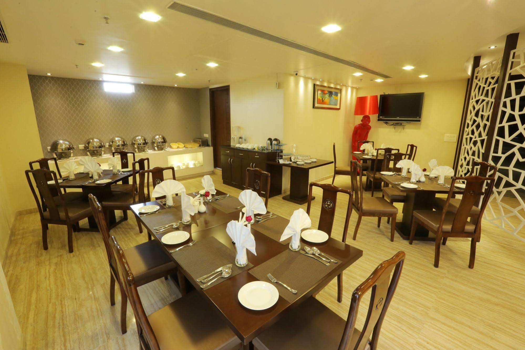 Five Elements Hotels Delhi- North Avenue Nuova Delhi Esterno foto